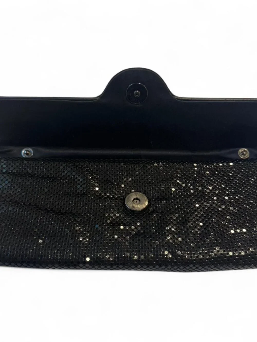 Black sequin/chainmail clutch with red lips - Picture 4 of 7